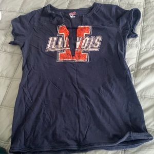 vintage Illinois tshirt.